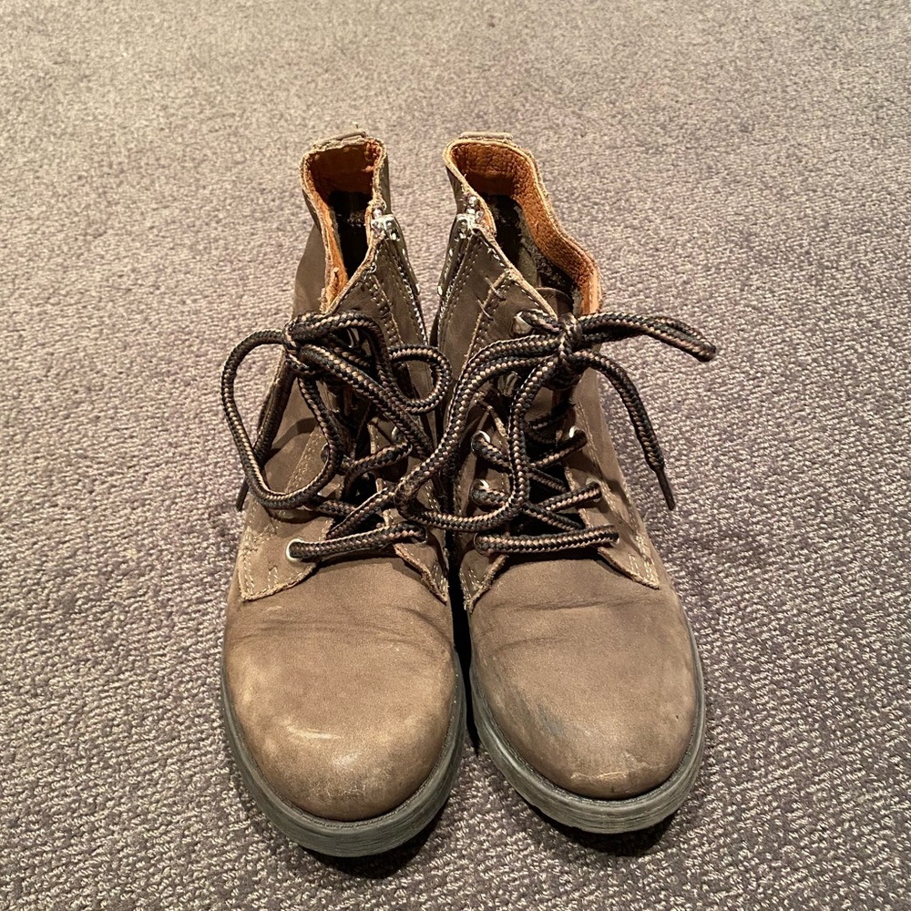 Steve Madden Olive Green Leather Ankle Boots